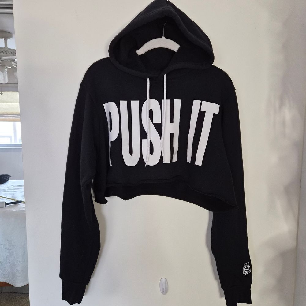VGUC Salt N Pepe Push It Cropped Hoodie Black Women Medium